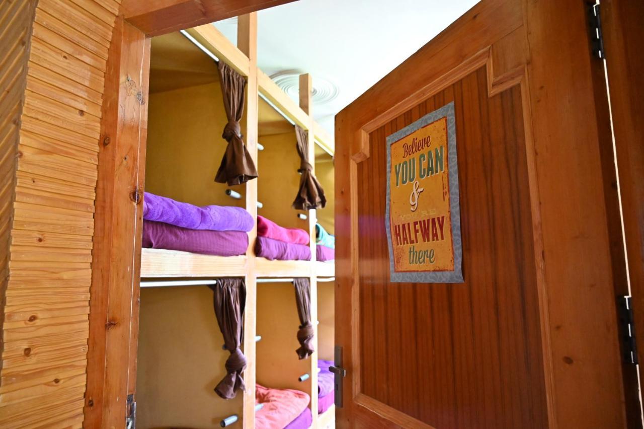 Indian Backpackers Hostel Manāli Dış mekan fotoğraf