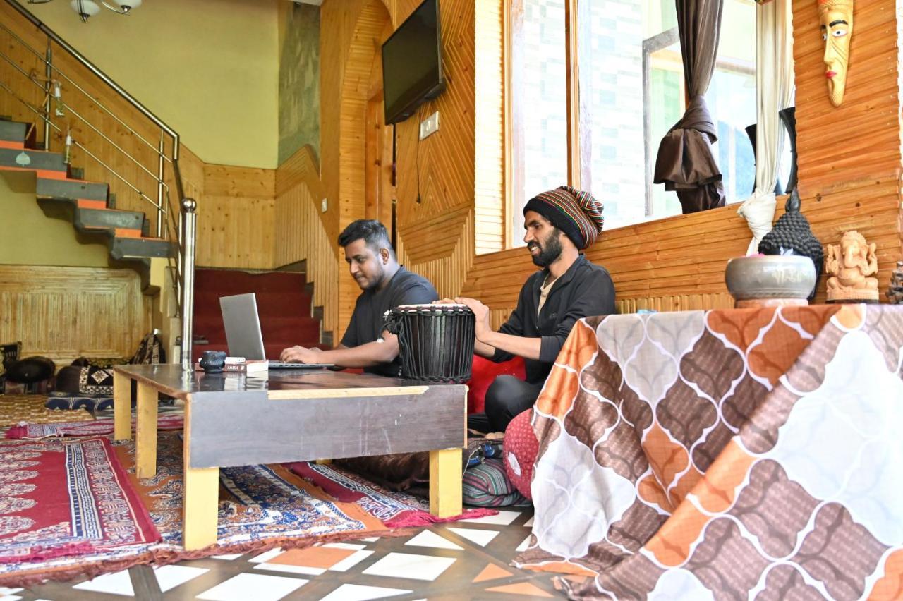Indian Backpackers Hostel Manāli Dış mekan fotoğraf