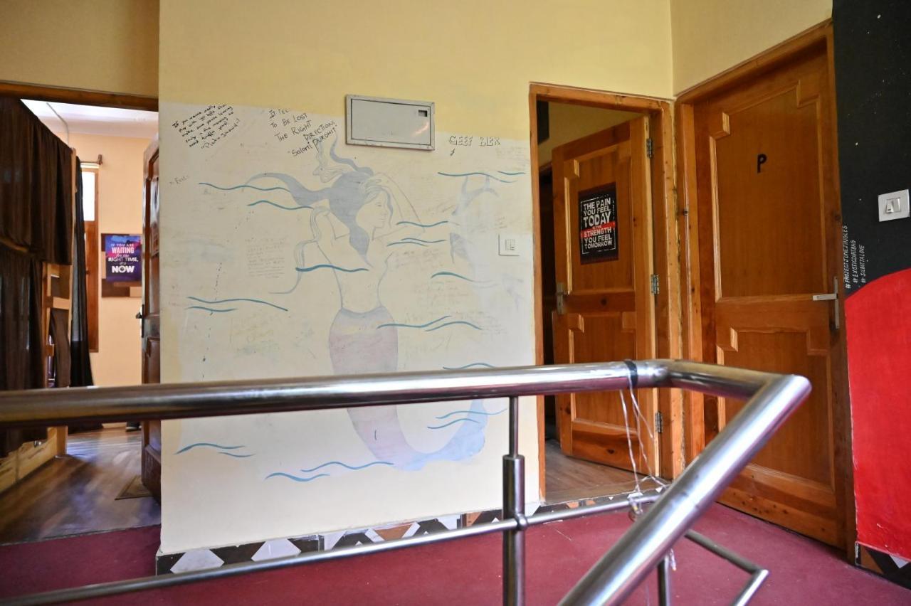 Indian Backpackers Hostel Manāli Dış mekan fotoğraf